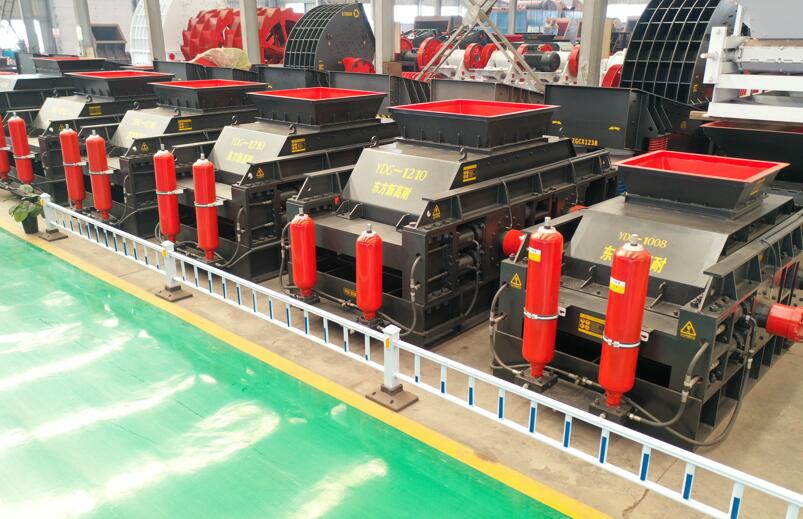 Fully automatic hydraulic double-roller crusher: an intelligent equipment leading a new era of ore crushing technology